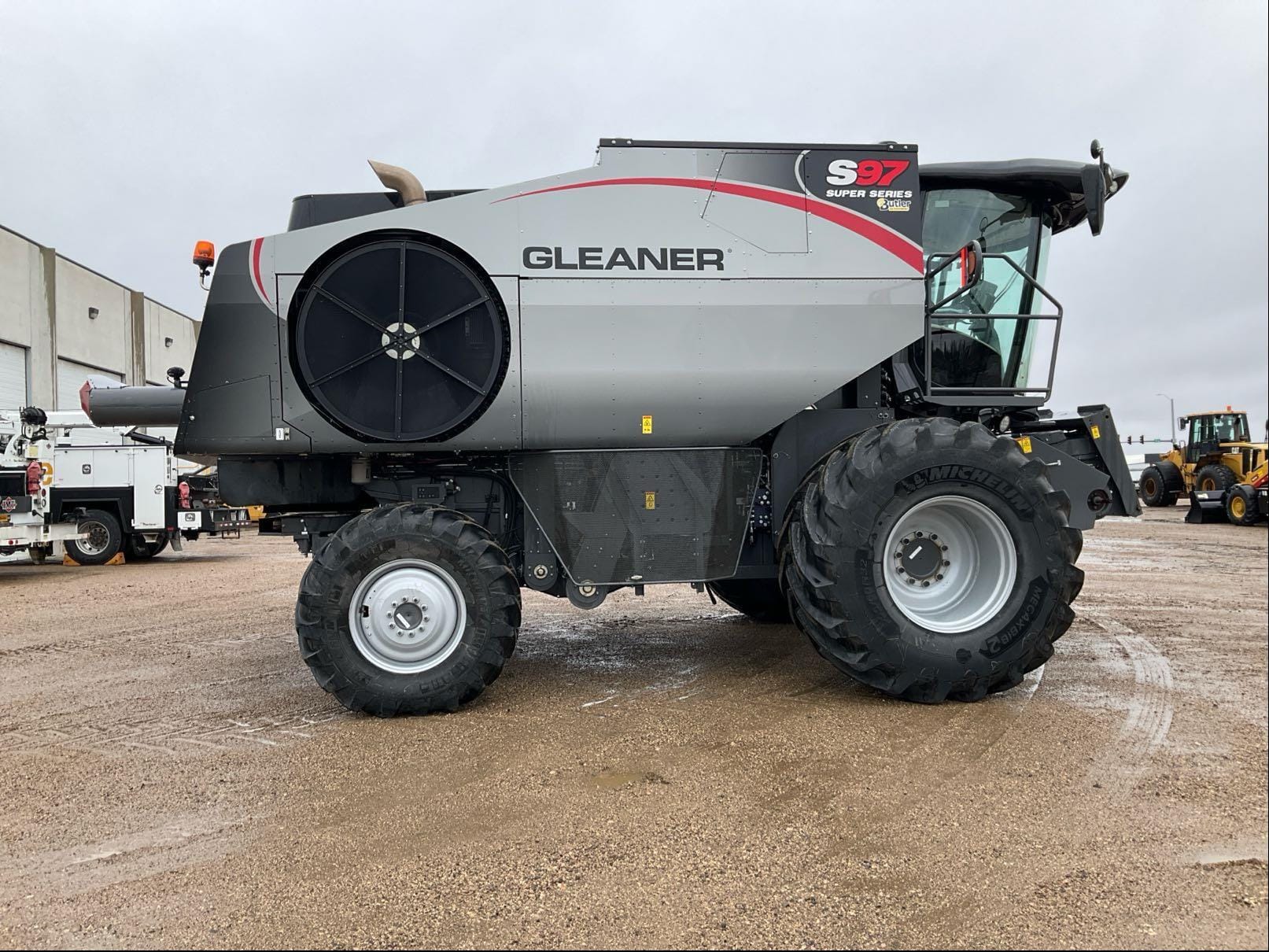 2021 Gleaner S97 Equipment Image0