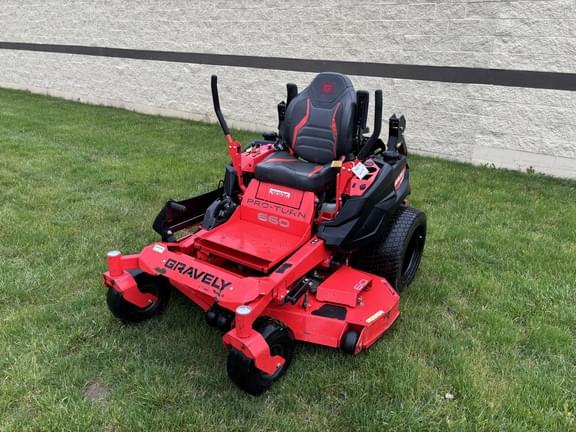 Image of Gravely Pro-Turn 660 equipment image 2