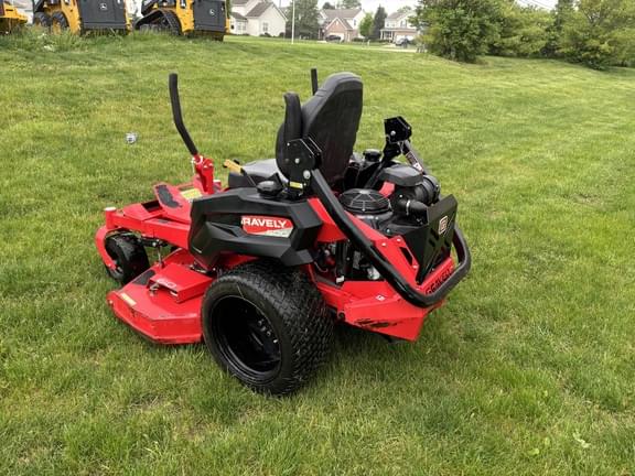 Image of Gravely Pro-Turn 660 equipment image 4