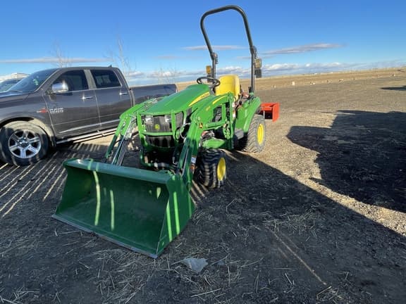 Image of John Deere 1023E equipment image 4