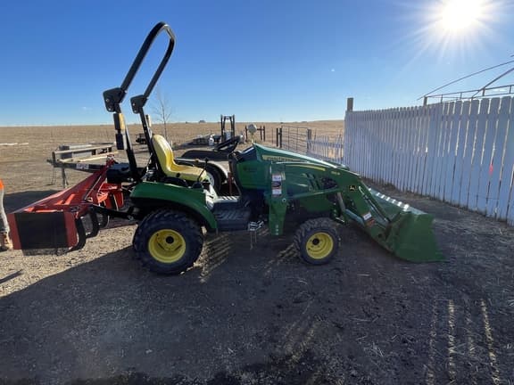 Image of John Deere 1023E equipment image 2