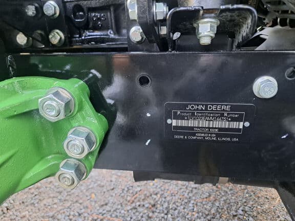 Image of John Deere 1023E equipment image 4