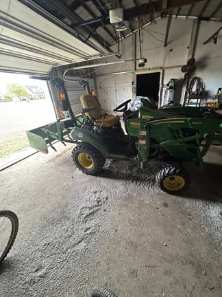 2021 John Deere 1025R Equipment Image0