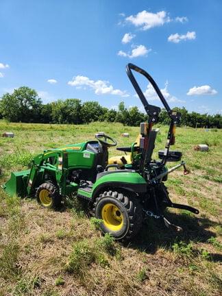 Image of John Deere 1025R equipment image 3