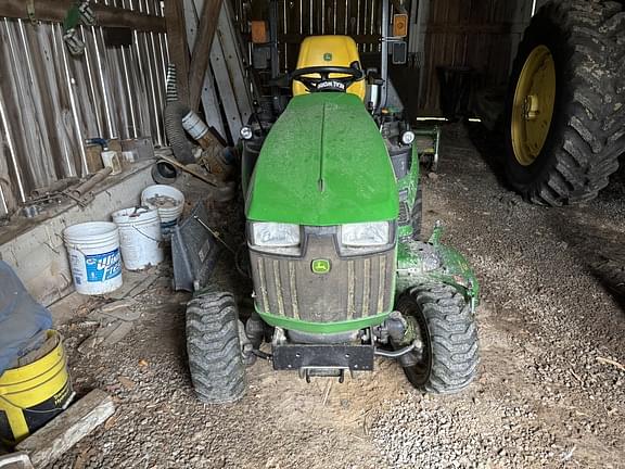 Image of John Deere 1025R equipment image 1