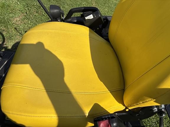 Image of John Deere 1025R equipment image 2
