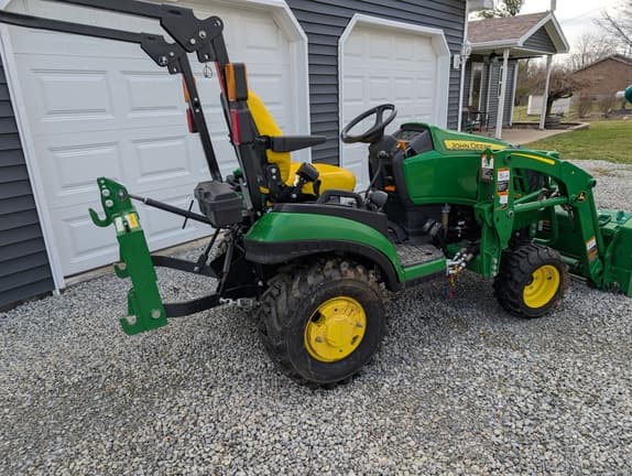 Image of John Deere 1025R equipment image 2