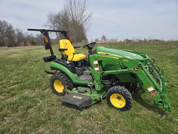 2021 John Deere 1025R Equipment Image0