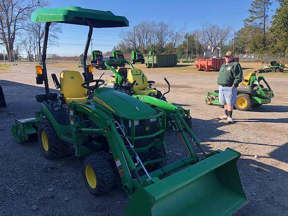 Image of John Deere 1025R equipment image 4