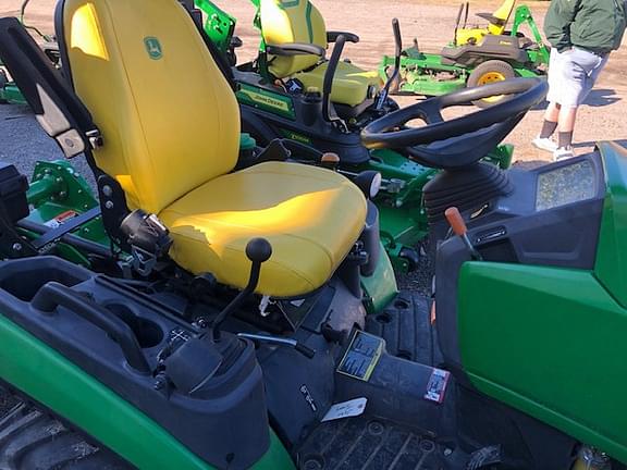 Image of John Deere 1025R equipment image 3