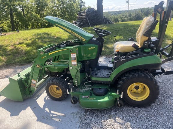 2021 John Deere 1025R Equipment Image0