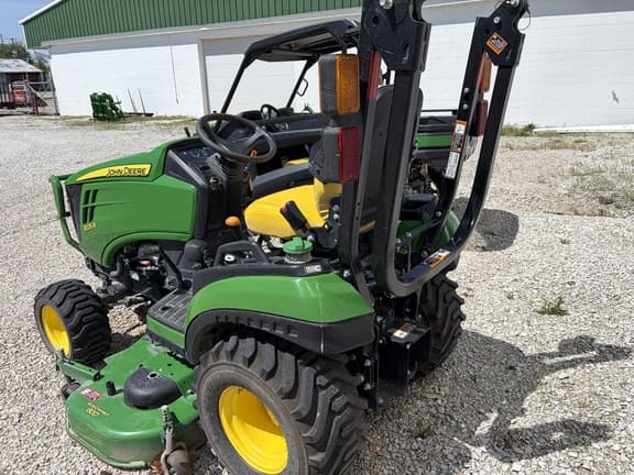 Image of John Deere 1025R equipment image 3