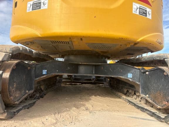 Image of John Deere 135G equipment image 4