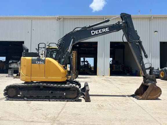 2021 John Deere 135G Equipment Image0