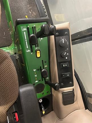 Image of John Deere 1585 equipment image 3