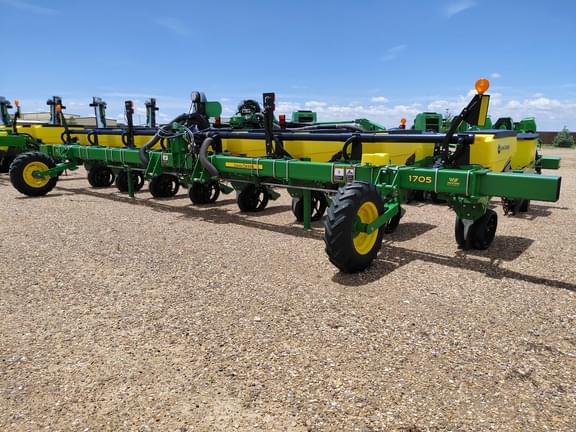 Image of John Deere 1705 equipment image 2