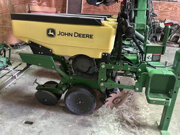 Image of John Deere 1725 equipment image 4