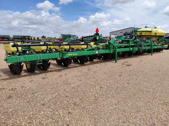 2021 John Deere 1725 Equipment Image0