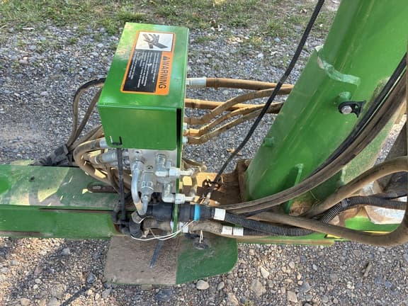 Image of John Deere 1745 equipment image 4