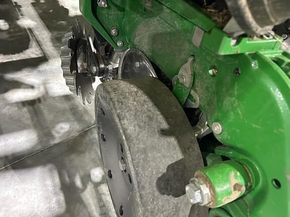 Image of John Deere 1760 equipment image 1
