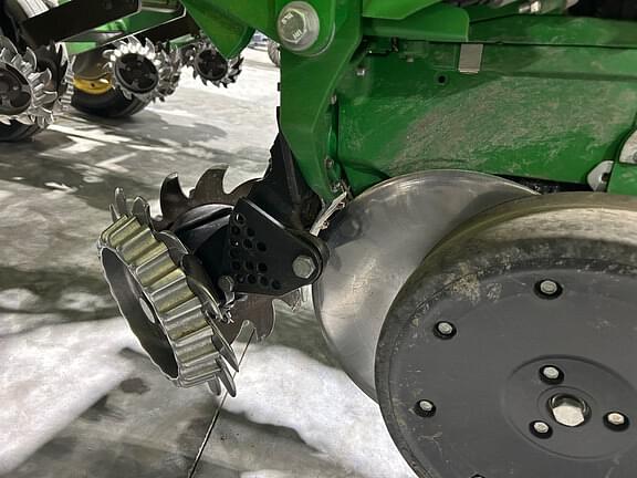 Image of John Deere 1760 equipment image 2