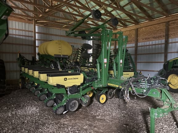 Image of John Deere 1775 Primary image