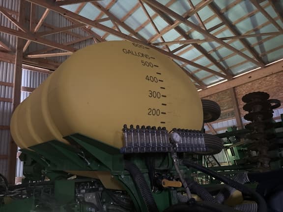 Image of John Deere 1775 equipment image 3