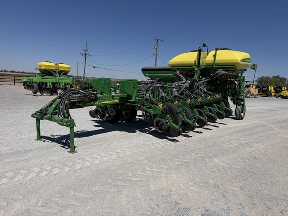 2021 John Deere 1775 Equipment Image0