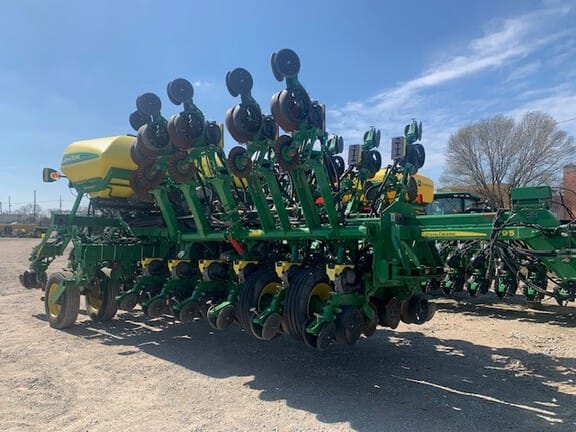 2021 John Deere 1795 Equipment Image0