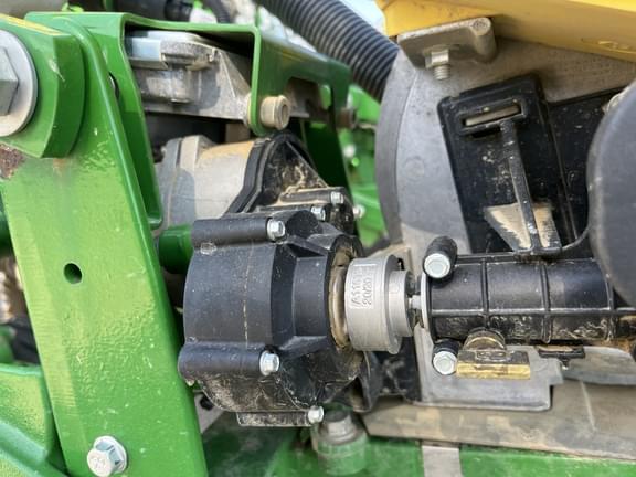 Image of John Deere 1795 equipment image 3