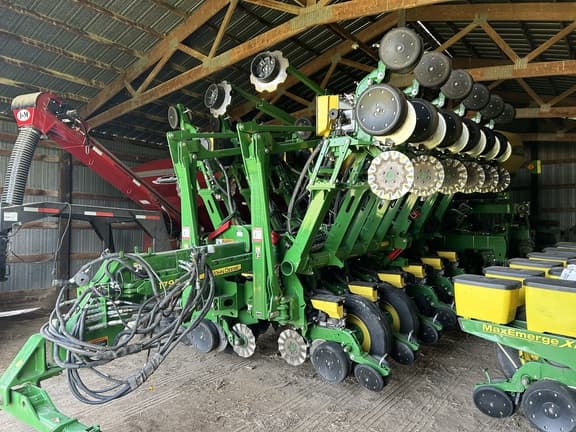 Image of John Deere 1795 Primary image
