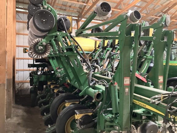 2021 John Deere 1795 Equipment Image0