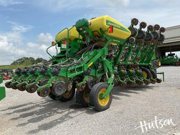 Image of John Deere 1795 equipment image 3