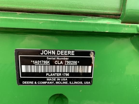 Image of John Deere 1795 equipment image 1