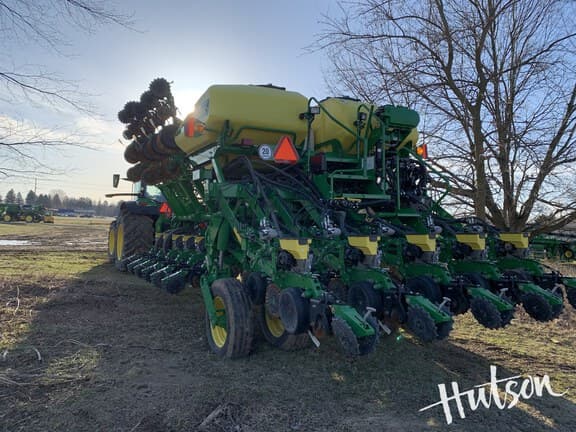 Image of John Deere 1795 equipment image 2