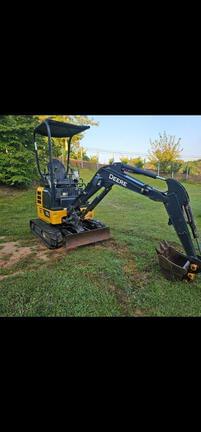 Image of John Deere 17G Image 0