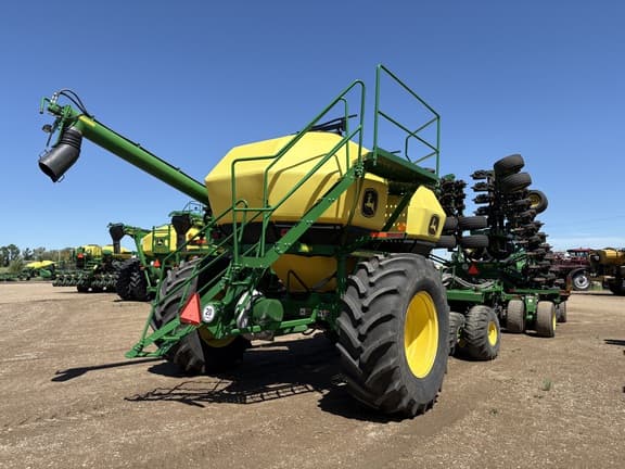 Image of John Deere 1890 equipment image 3