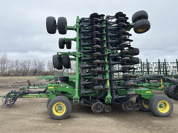 Image of John Deere 1890 equipment image 2