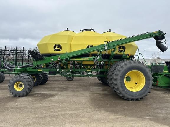 Image of John Deere 1890 equipment image 3