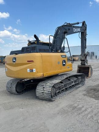 Image of John Deere 200G equipment image 1
