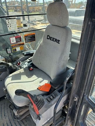 Image of John Deere 200G equipment image 3