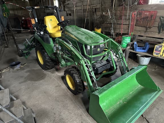 Image of John Deere 2025R equipment image 1