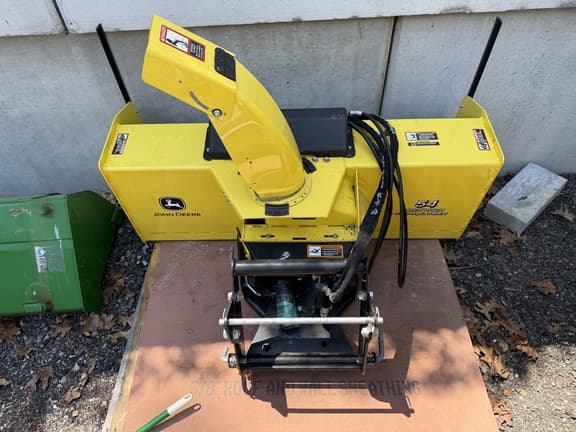 Image of John Deere 2025R equipment image 1