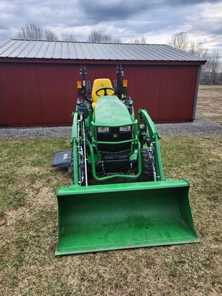 Image of John Deere 2025R equipment image 4