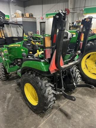 Image of John Deere 2025R equipment image 2