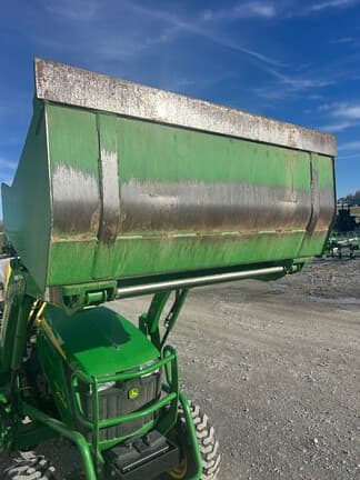 Image of John Deere 2025R equipment image 4