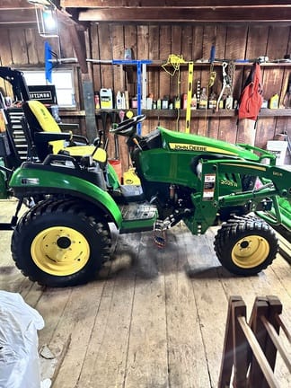 2021 John Deere 2025R Equipment Image0