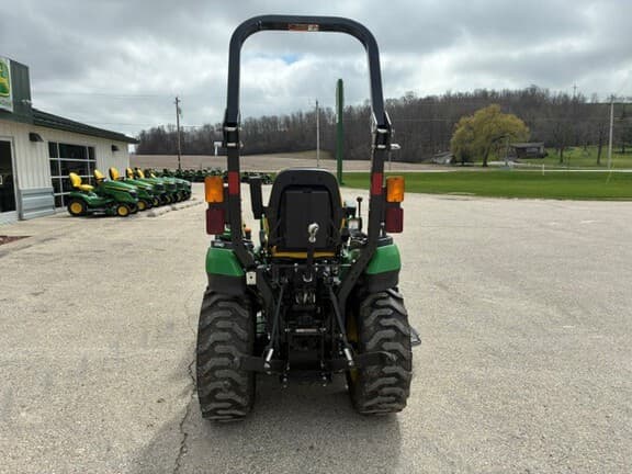 Image of John Deere 2025R equipment image 3