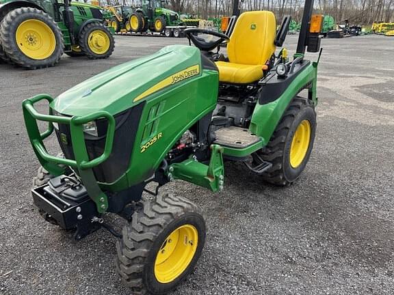 Image of John Deere 2025R equipment image 1