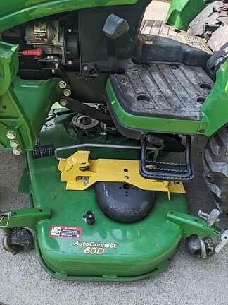 Image of John Deere 2025R equipment image 4